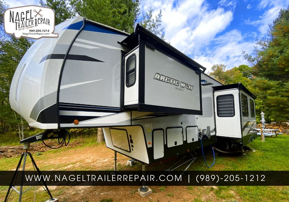 5TH WHEEL TRAILER REPAIRING SERVICE PROVIDER IN MICHIGAN